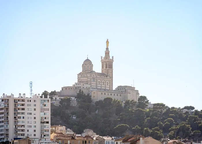 Marseille: Superbe Vue Sur Notre-Dame De La Garde